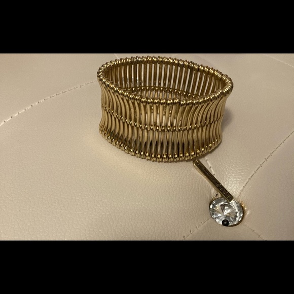 NEW BCBGeneration Gold Stretch Charm Fashion Bracelet O/S - Picture 3 of 8